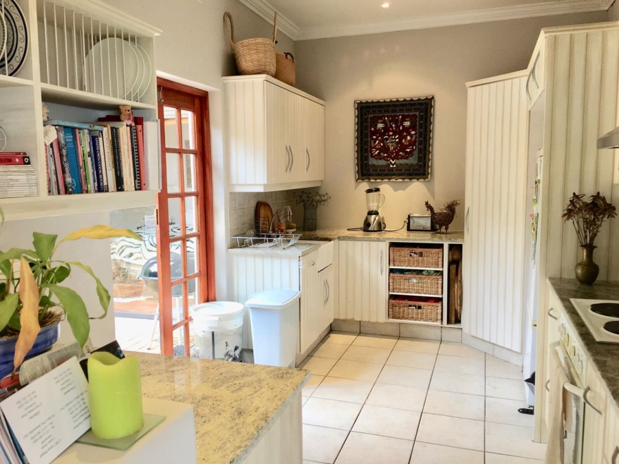 To Let 4 Bedroom Property for Rent in Fresnaye Western Cape